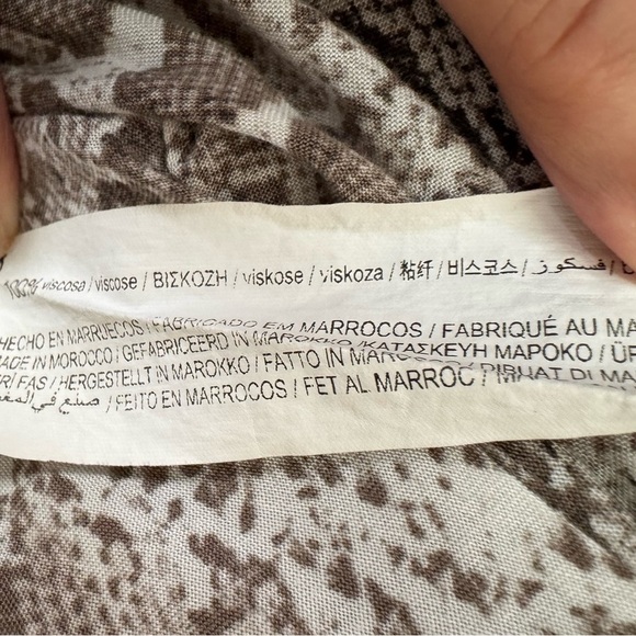 Pull & Bear Viscose Snake Print Puff Sleeve Gray Blouse Size Small - Picture 5 of 5